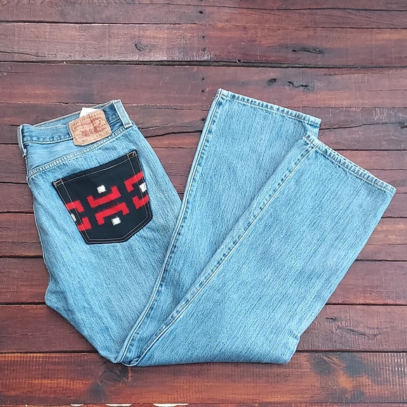 Levi's 501 Straight Leg Button Fly Aztec Print Back Pocket Jeans Size 36x32